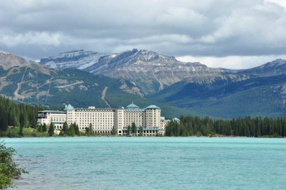 O famoso Chateau Lake Louise, em Alberta, no Canadá